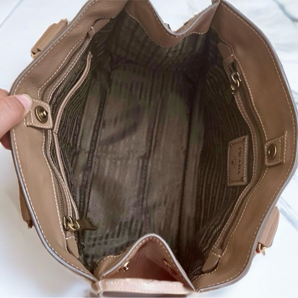Prada 💜 HTF  Taupe Original Deer Skin Leather  Brown Top Handle Handbag - Picture 7 of 15